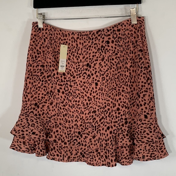 Francesca’s NWT Tiereddrop Rose Leopard Print Women’s Size L Lined Mini Skirt - Picture 4 of 16